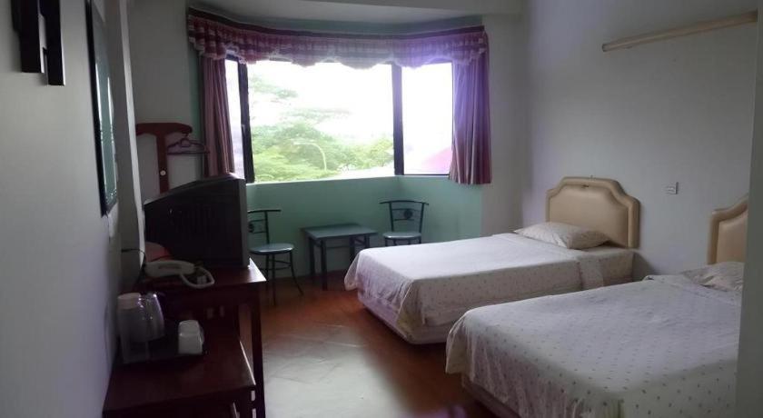 Hotel Hung Hung Kuching Eksteriør billede